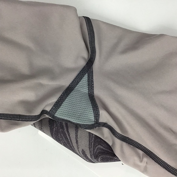 ATHLETA Transcend Biker Bike Shorts Active Yoga Workout Stretchy Gray Soft S - Picture 13 of 14